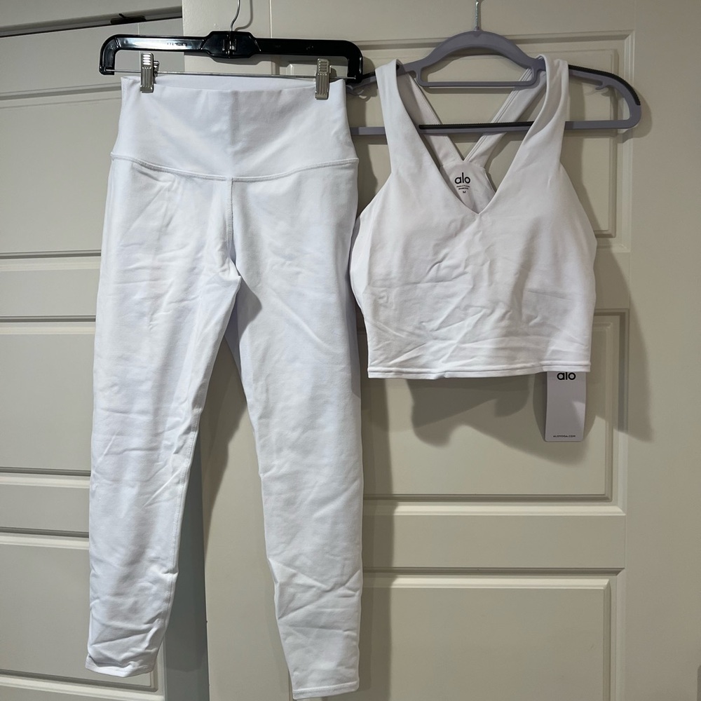 ALO Yoga White High-Waist Leggings & V-Neck Sports Bra Set